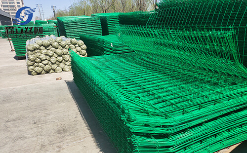 雙邊絲護(hù)欄網(wǎng) 雙邊絲護(hù)欄網(wǎng)